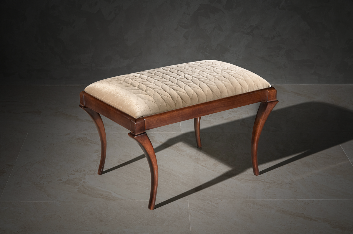 Ballerina ottoman